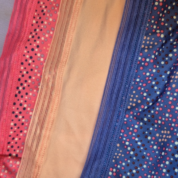 Hanes Women's Briefs in 5 Colors. Like New - Picture 2 of 5